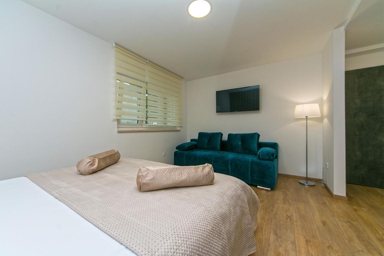 Apartments Vila Nadalina Delux Brela Exterior photo