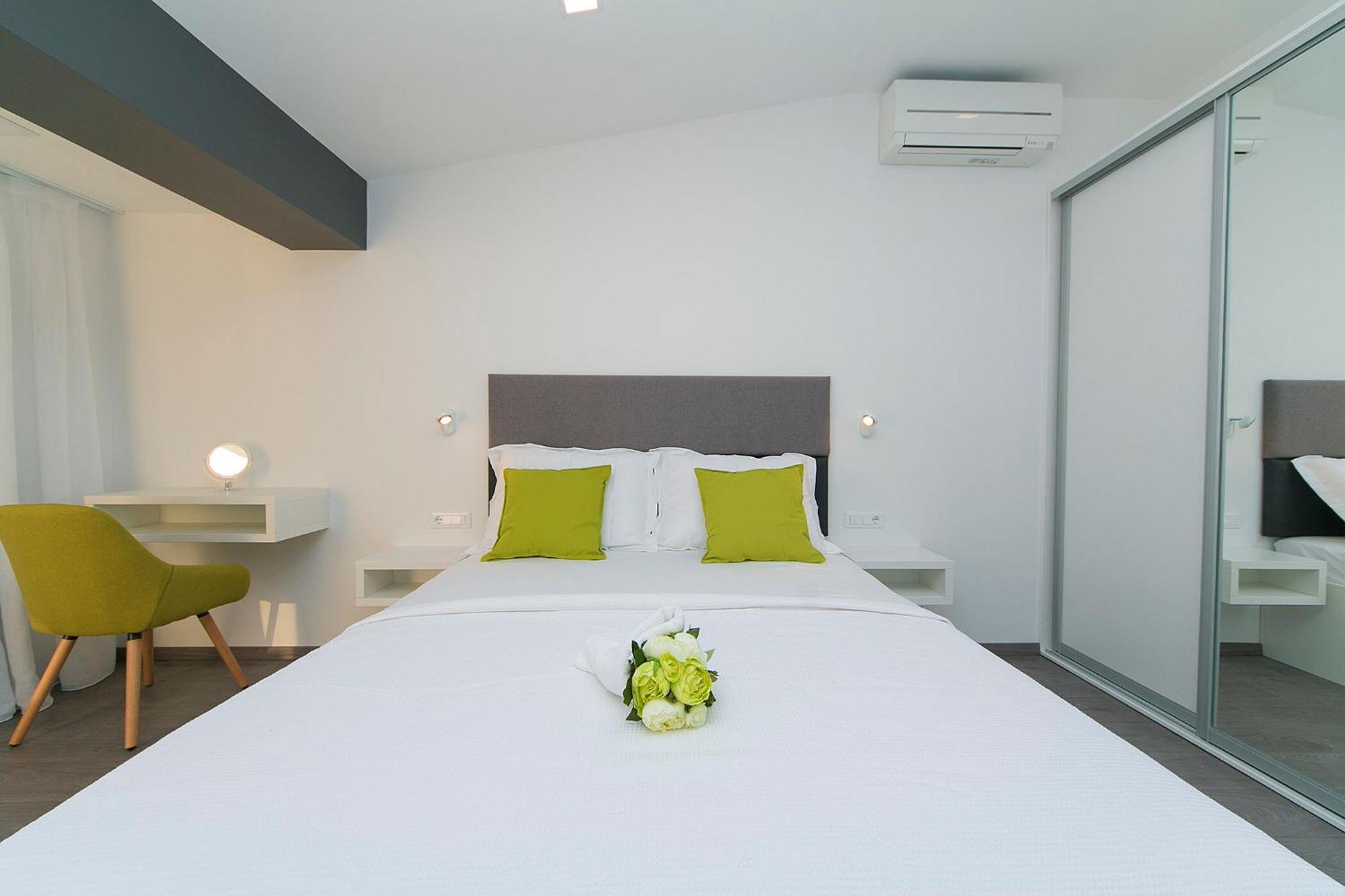 Apartments Vila Nadalina Delux Brela Room photo