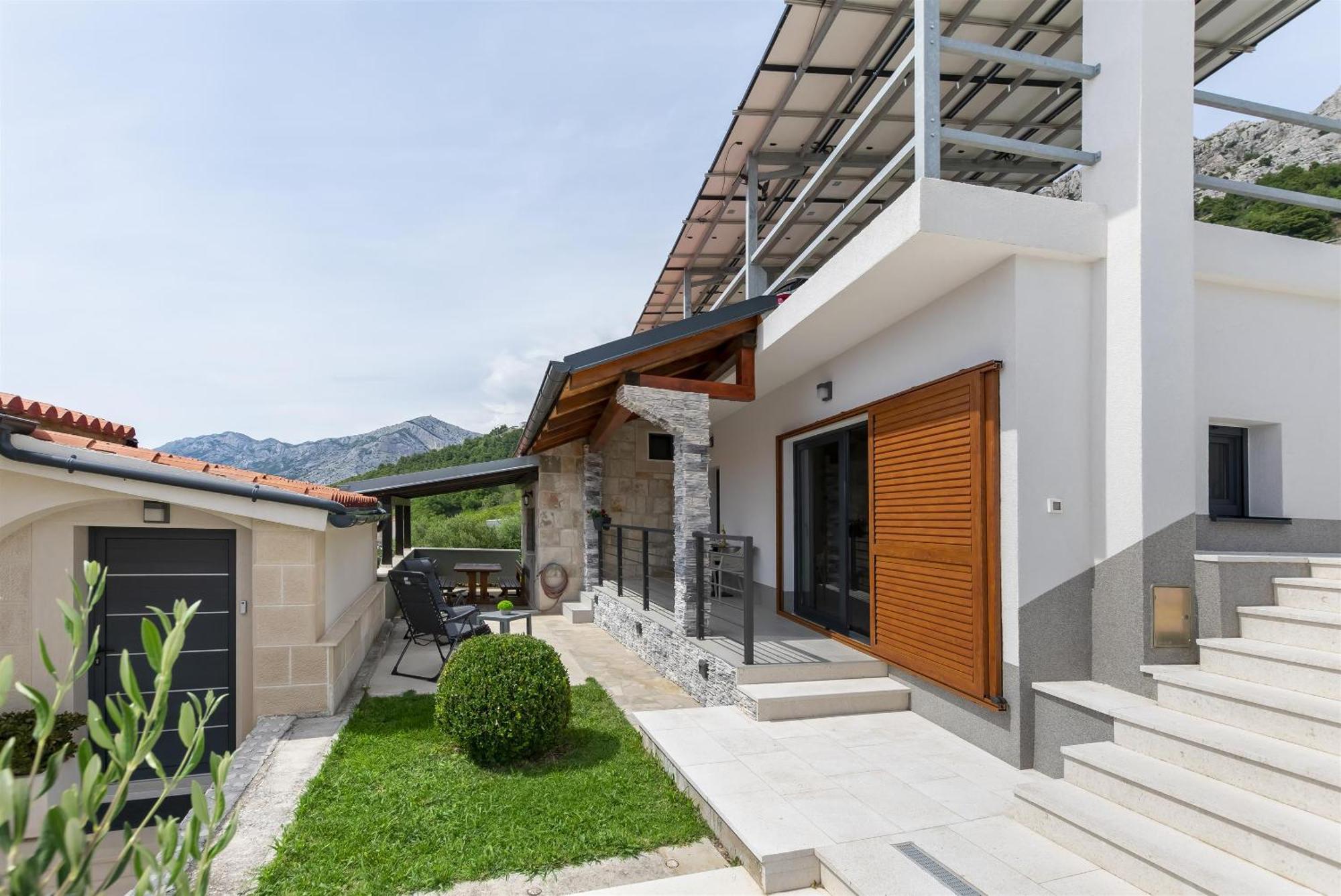 Apartments Vila Nadalina Delux Brela Exterior photo