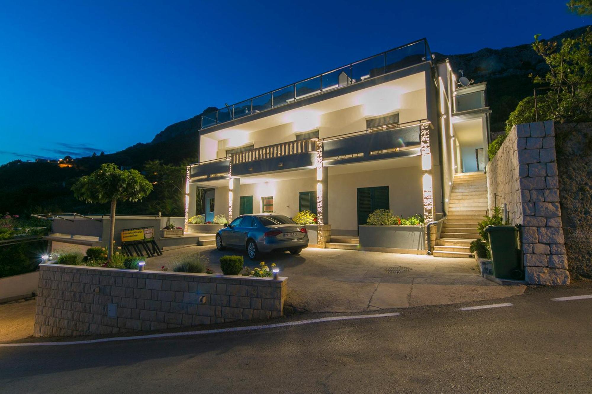 Apartments Vila Nadalina Delux Brela Exterior photo